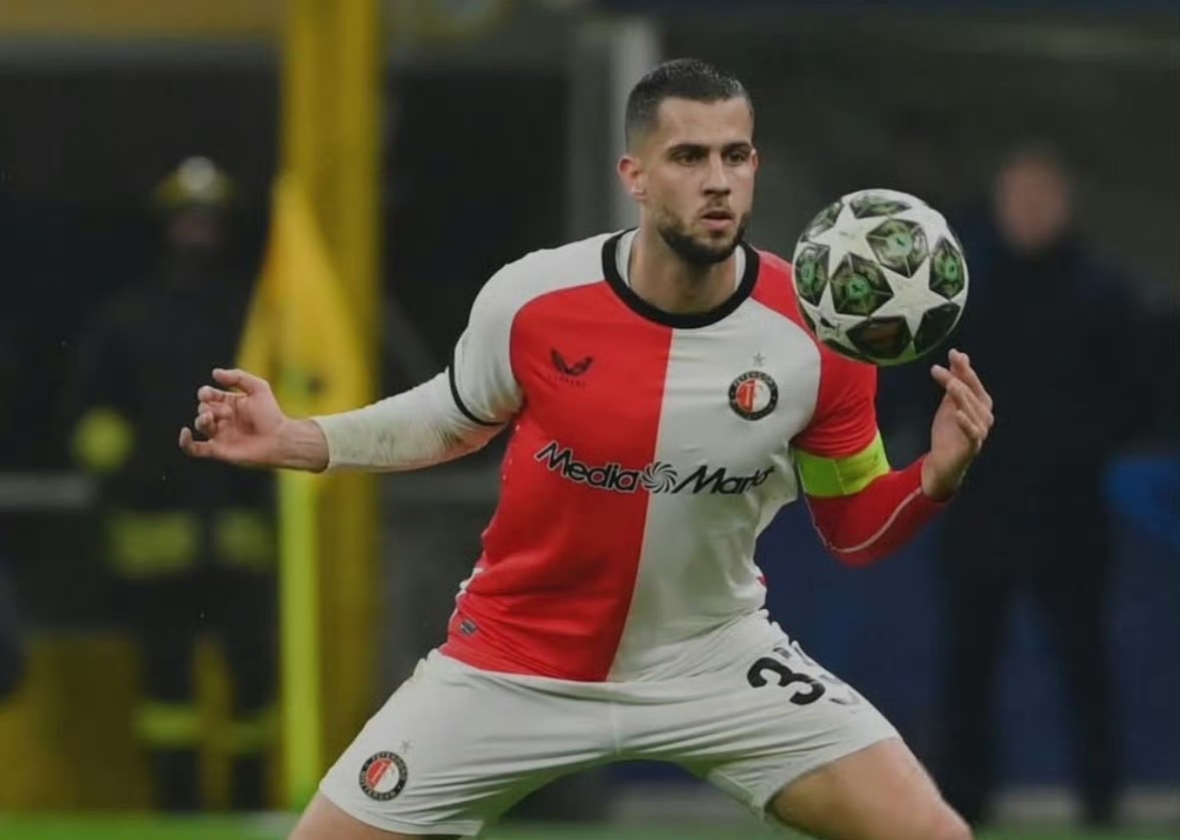 德甲赛程吃紧，费耶诺德加时末段状态回暖，悬念犹存，资深球员宣示担当(费耶诺德足球俱乐部)