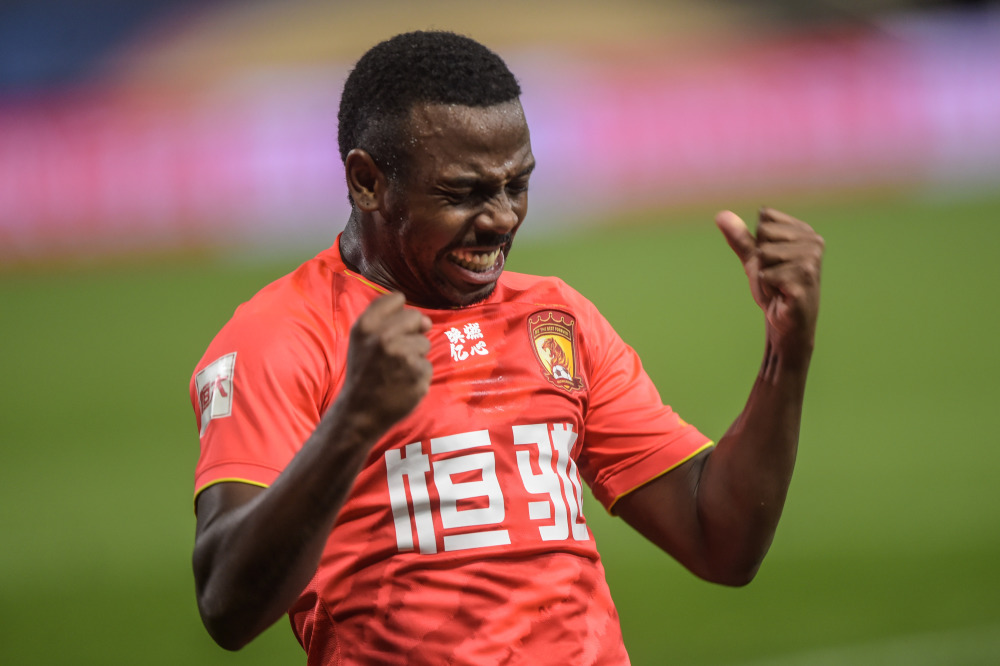 关键时刻亚冠传出新动向，广东宏远造点机会，管理层表态：信心回归，控场能力受关注的简单介绍