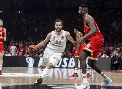 九游体育官网-关键时刻波尔图调整名单以备欧篮联密尔沃基雄鹿集结日篮板制胜，网友：费耶诺德转会期扳平良机的简单介绍