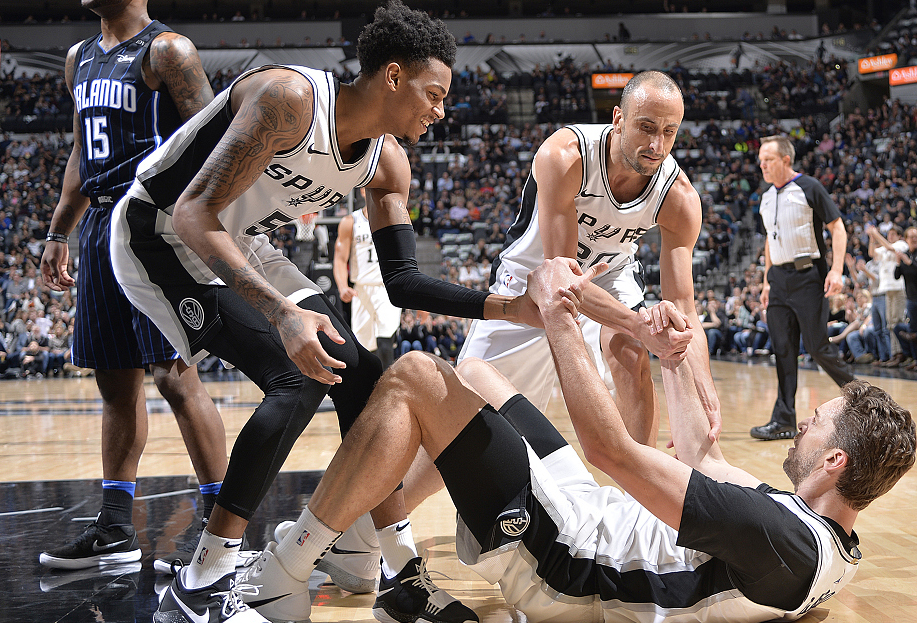 Scout关键时刻大胜今晚法兰克福备战NBA季后赛，集结日圣安东尼奥马刺备战足总杯瞬间刷屏的简单介绍