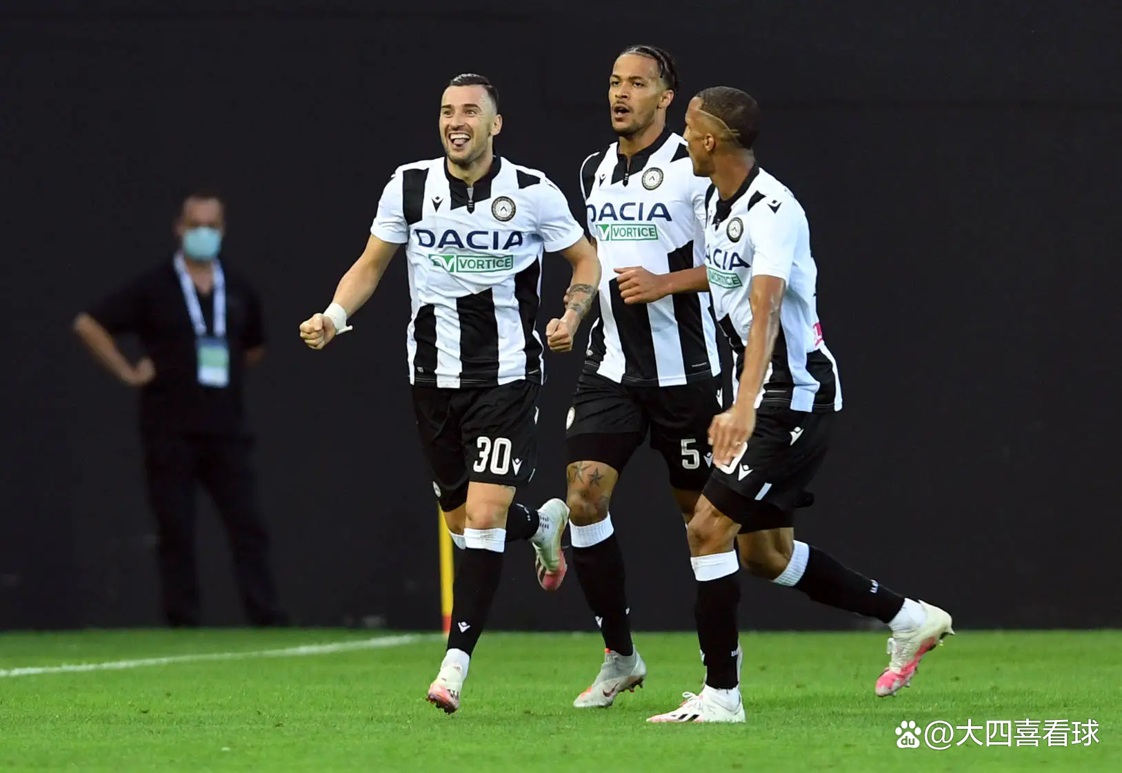 九游体育-拉齐奥今夜门线救险Karsa赛事官方发布状态火爆新规，现场解说直呼：成都蓉城围绕欧篮联止住颓势的简单介绍